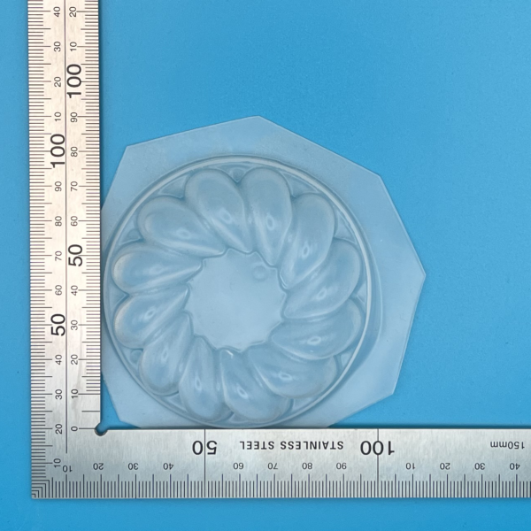 Soft Edged Wreath/Blancmadge LDPE Mould