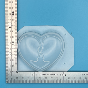 Couple Kissing Valentines Love Heart Bath Bomb Mould