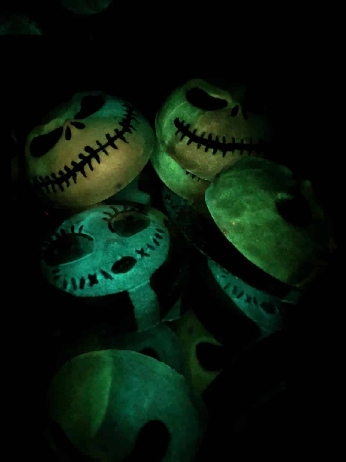 How to Use Glow-in-the-Dark Pigments in Bath Bombs