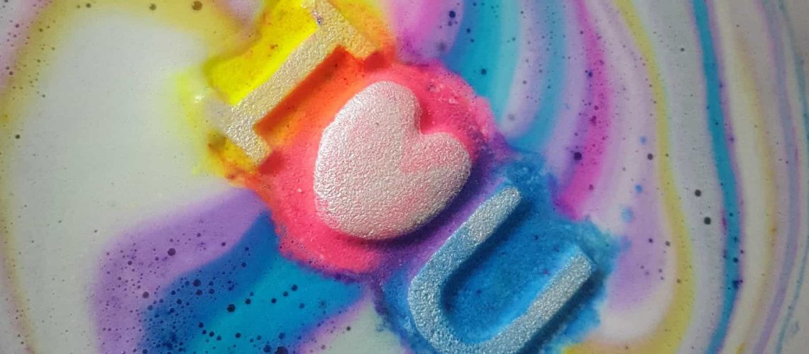 How to Make Bath Bombs Foam in the Water